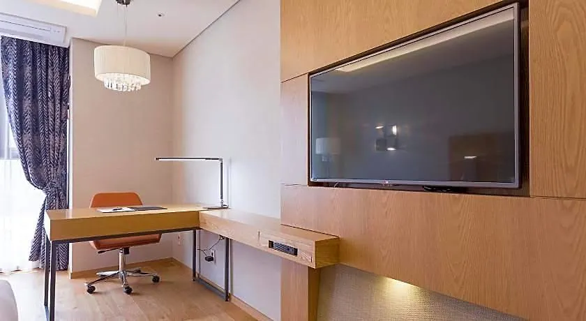 Hotel Charis Incheon 3*,