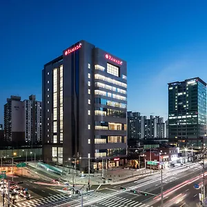 ramada-by-wyndham-sindorim.hotelofseoul.com/